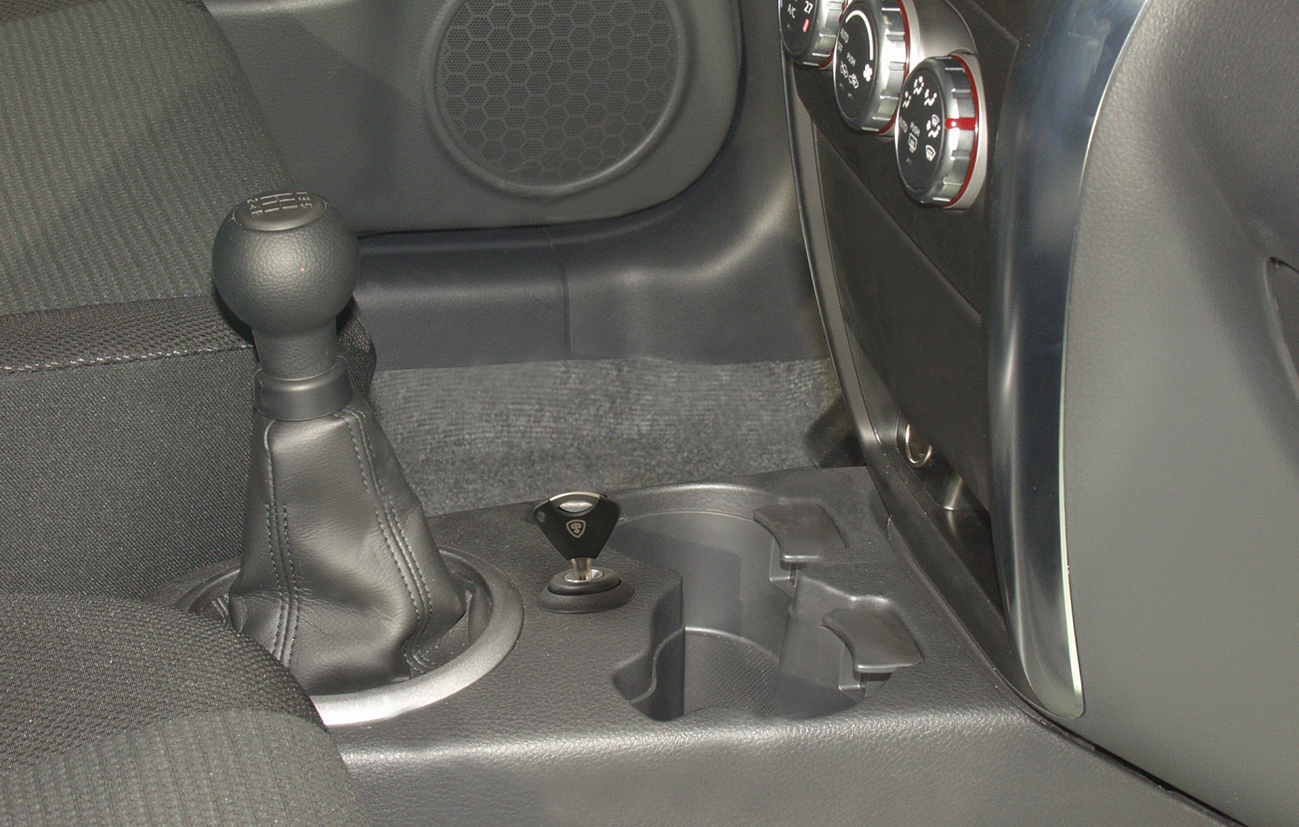 Garant Consul (43005) Suzuki SX-4 мех. (пр-во Венгрия)