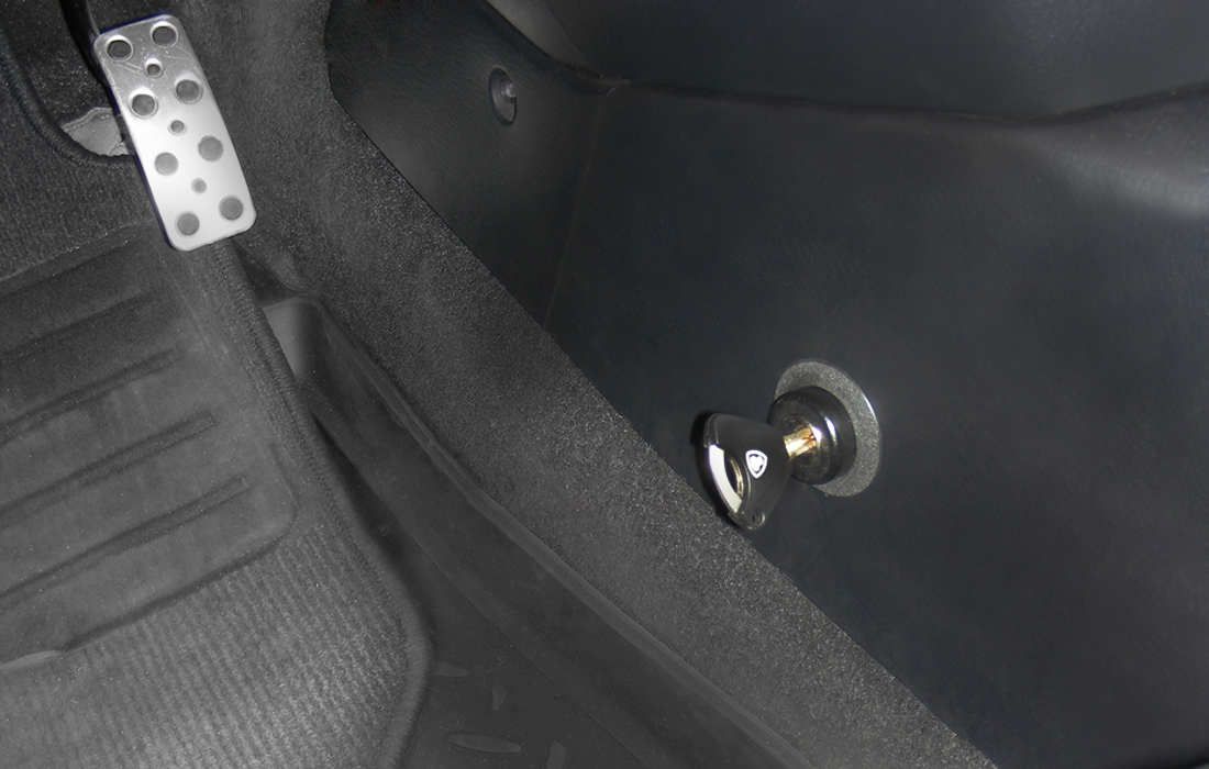 Garant Consul (28004/1) Mitsubishi Pajero IV (2010-) авт. TipTronic