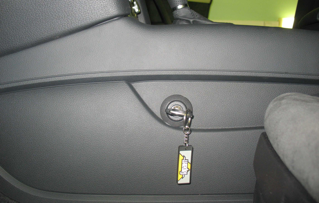 Garant Consul (01002) Audi Q7 (2006-) авт.