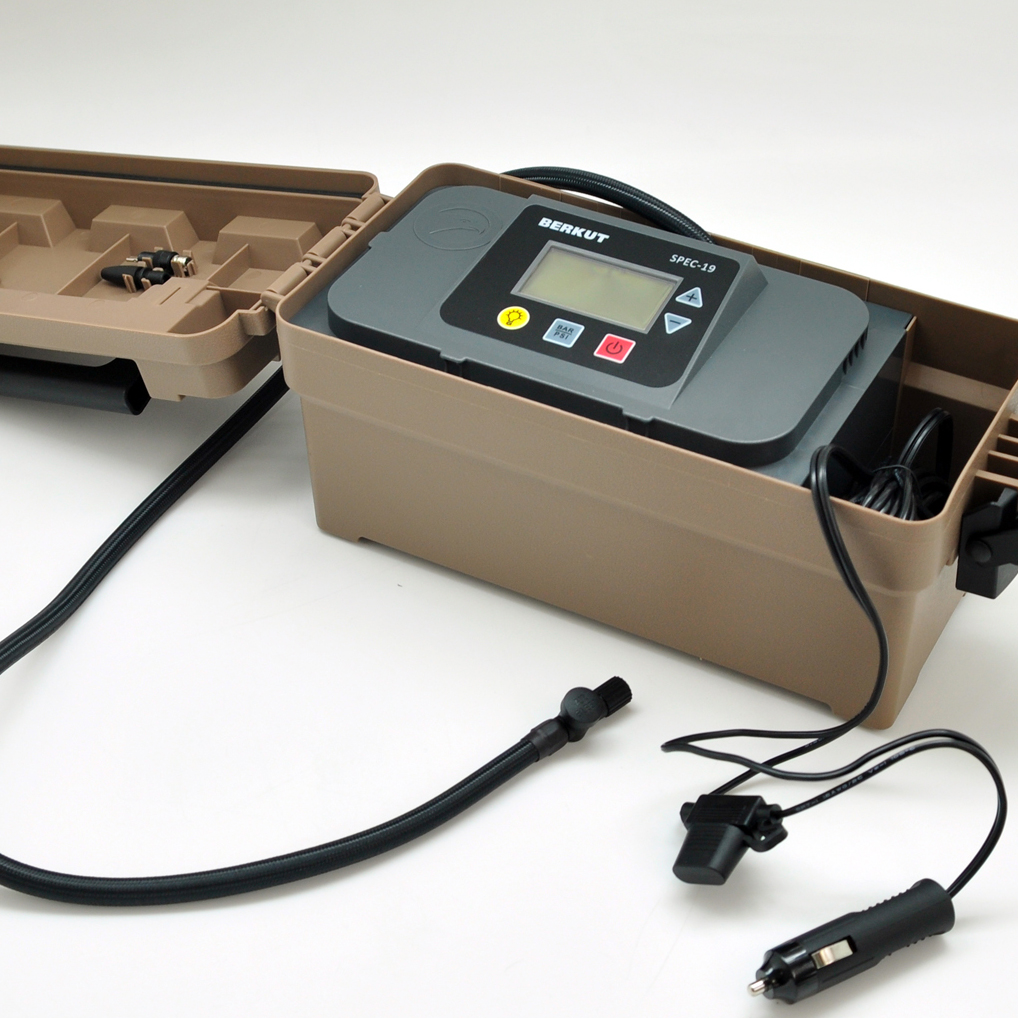 Автомобильные, велосипедные компрессоры.Помпы, насосы. Манометры BERKUT SPEC-19