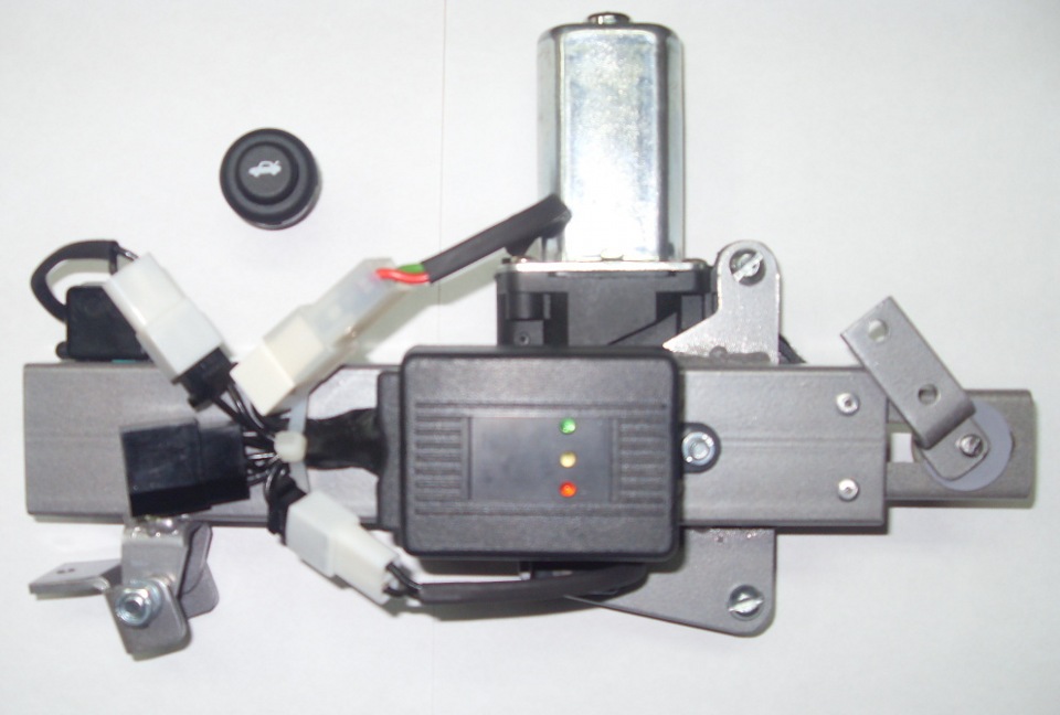 Доводчики дверей SLAMSTOP. Электроприводы багажника Электропривод багажника RENAULT LOGAN