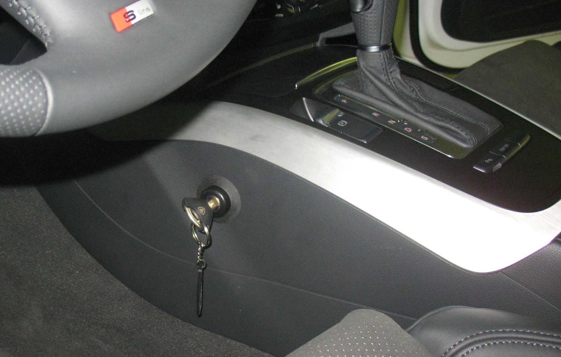 Garant Consul (01001) Audi A4, A4 Avant (2008-), A5 (2007-), Q5 авт.