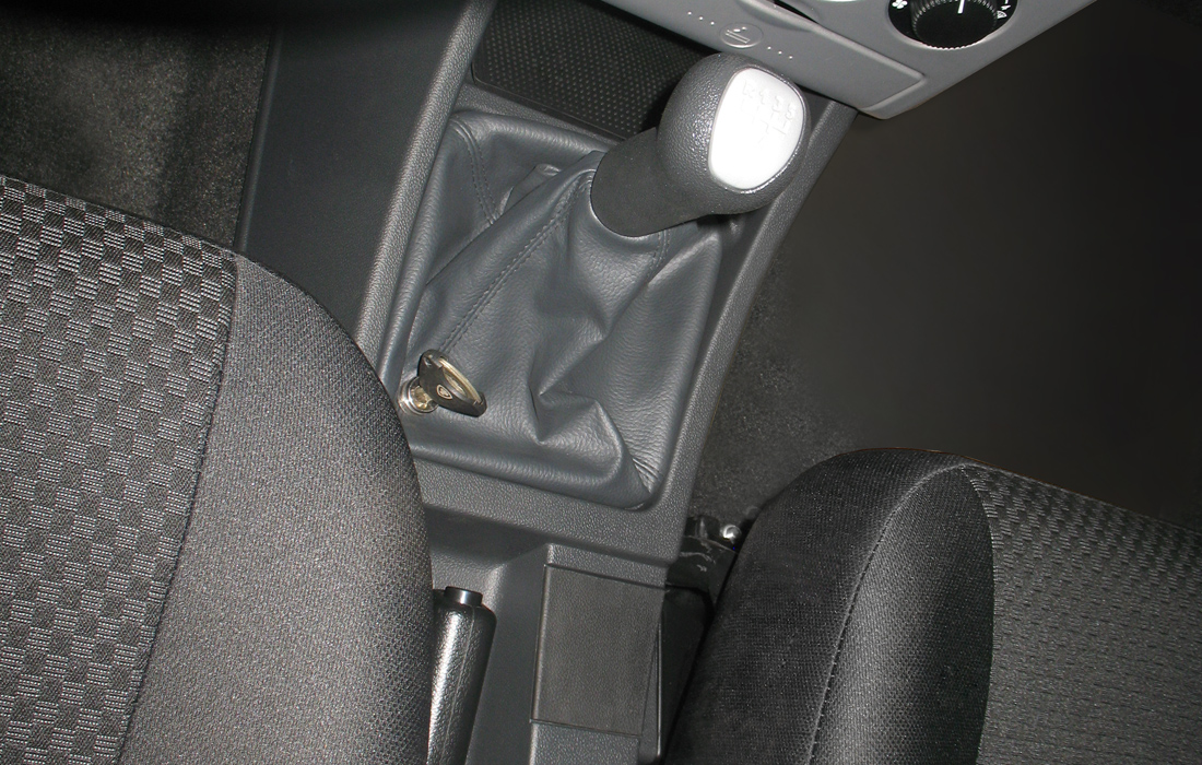 Garant Consul (23003.F) LADA Priora (2011-2014) мех.