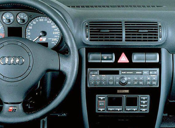 Audi Incar RAU4-04 